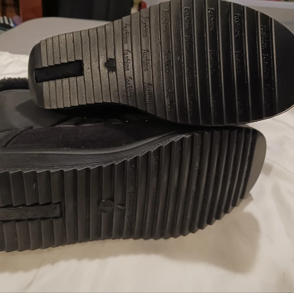 NWT!! WOMEN'S WATERPROOF WINTER BOOTS Sz 7 - Picture 11 of 13